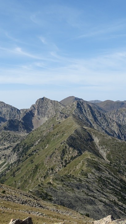 vue sur les crete et pic monellet